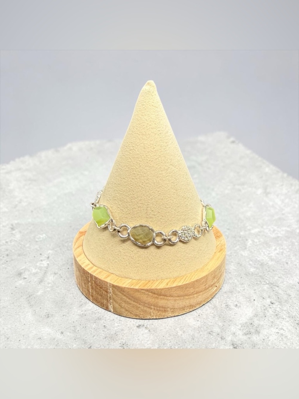 Avon Silver-Tone Bracelet with Lime Green and Pale Yellow Stones - Picture 9 of 14
